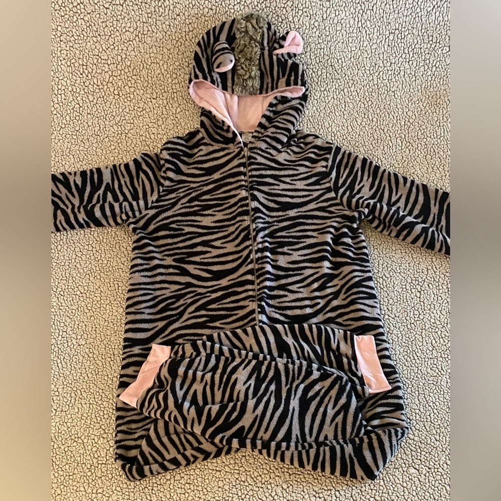 Zebra Hooded Onesie Pajama Women’s Size XXL Fleece Bodysuit One Piece PJ EUC